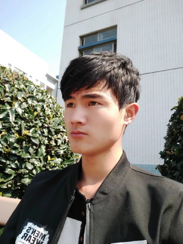 阳光男孩的第四张照片--江苏认干亲服务网