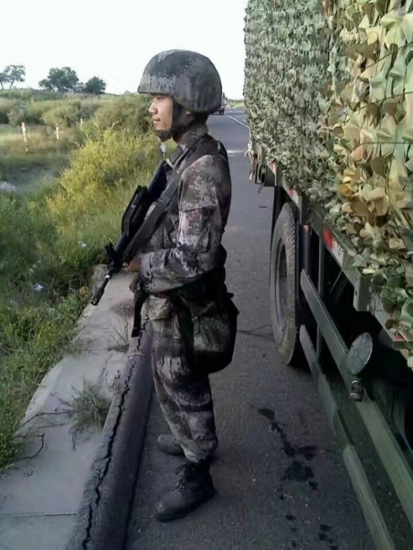 搬砖中的第一张照片--江苏认干亲服务网